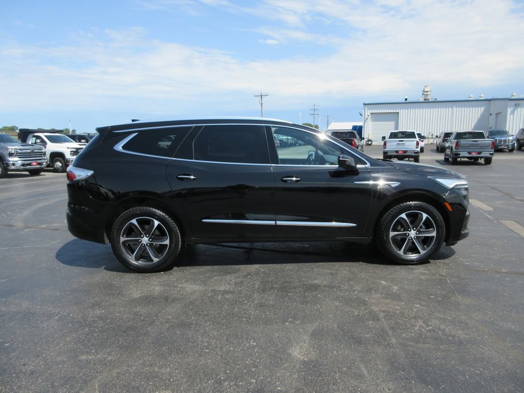 Certified 2022 Buick Enclave Essence w/ Experience Buick Package AWD/4WD image 4