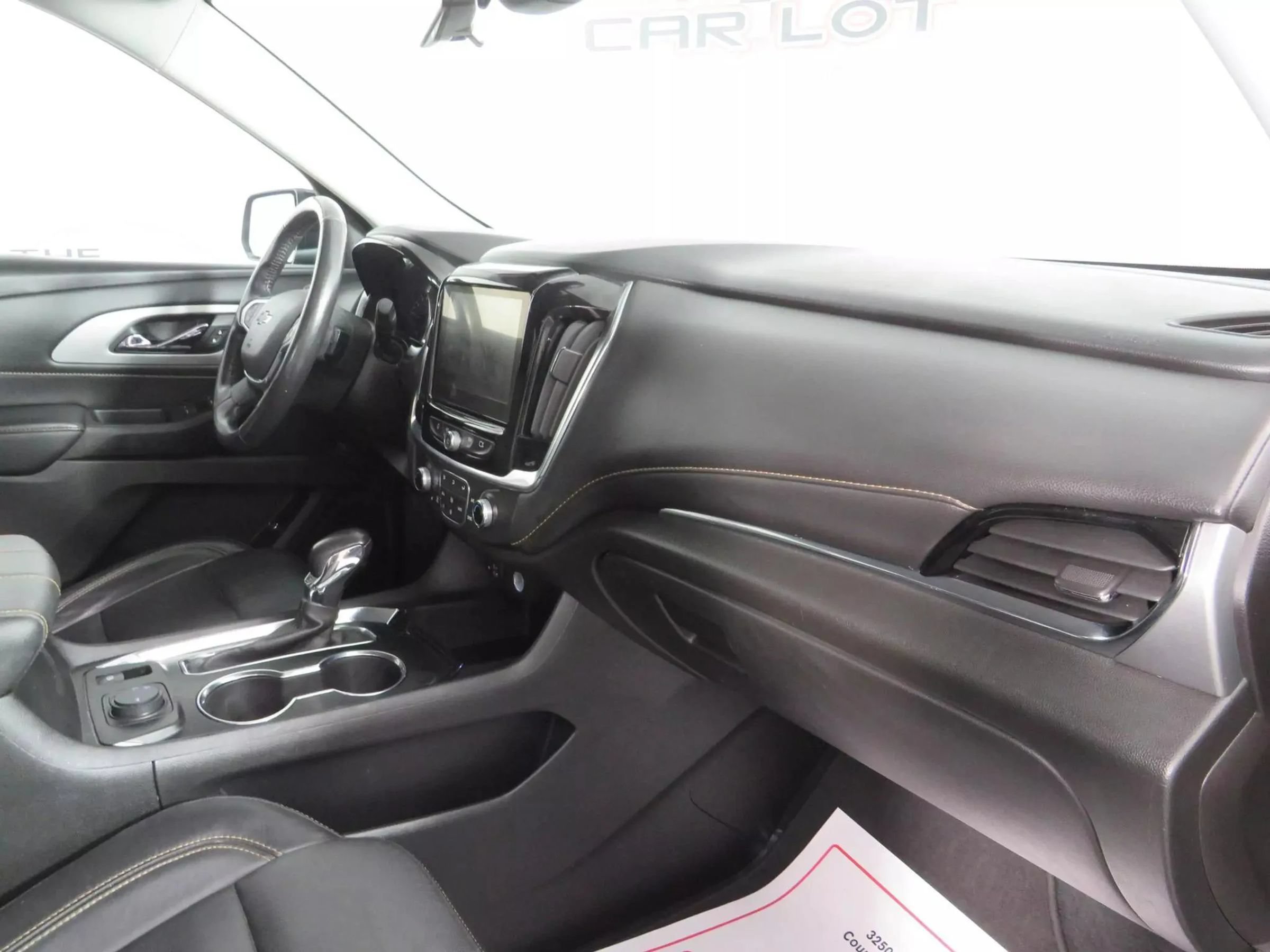 Used 2021 Chevrolet Traverse RS FWD image 12