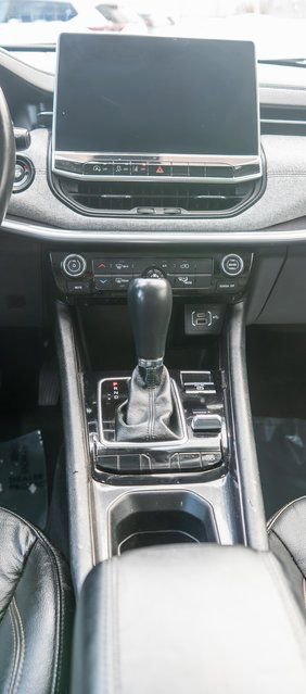 Used 2022 Jeep Compass Latitude image 16