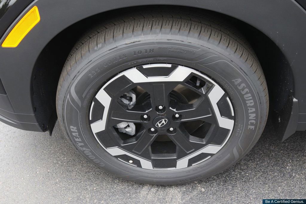 Certified 2025 Hyundai Santa Fe SE image 10