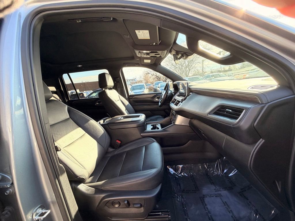 Used 2023 Chevrolet Suburban Z71 w/ Luxury Package image 13