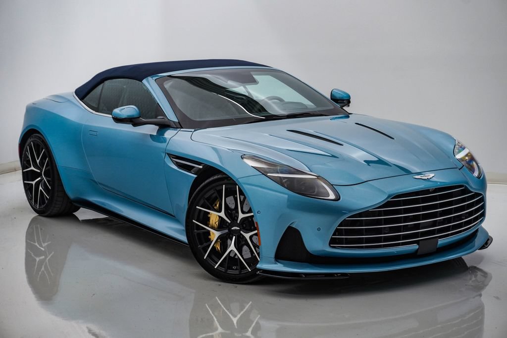 Used 2024 Aston Martin DB12 Convertible RWD image 7