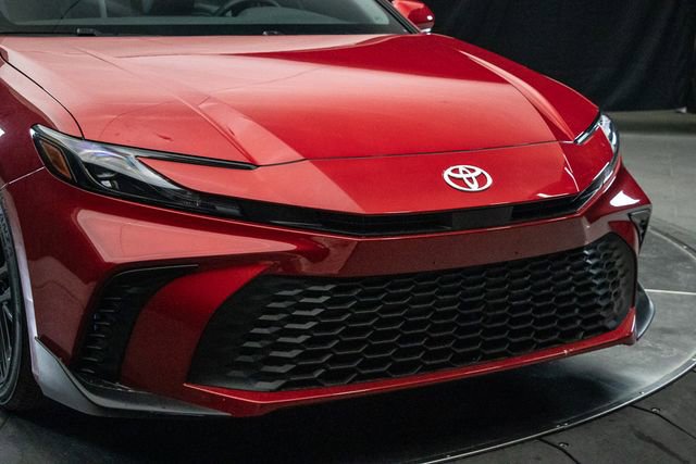 Used 2026 Toyota Camry SE image 3