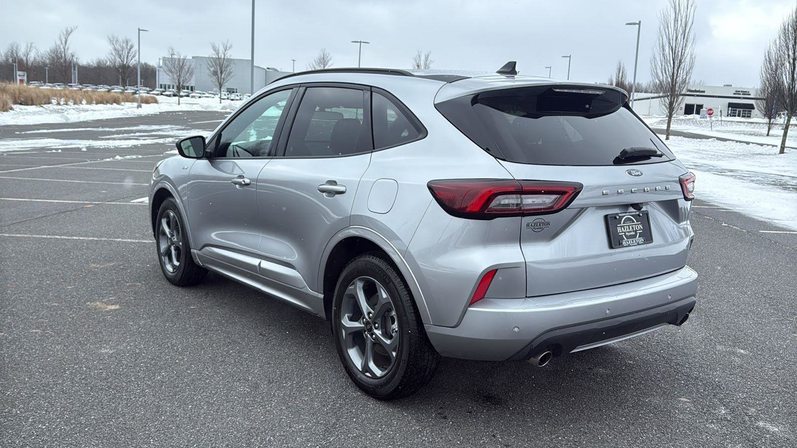 Used 2023 Ford Escape ST-Line w/ Tech Pack #1 image 9