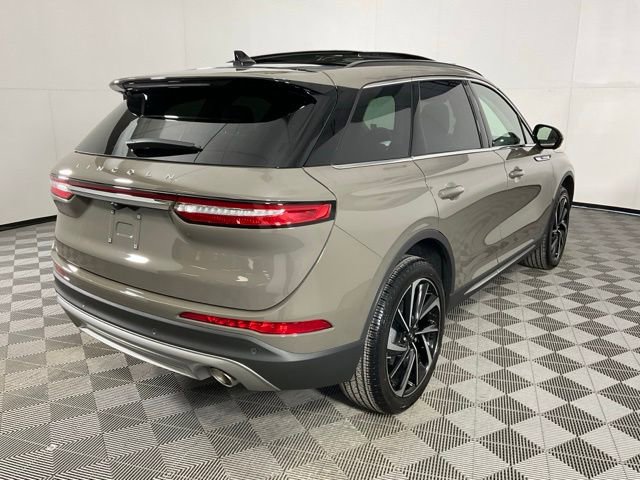 Used 2025 Lincoln Corsair Reserve image 5