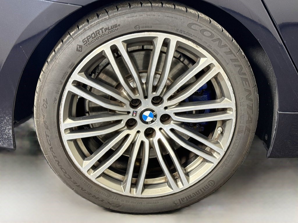 Used 2020 BMW M550i xDrive AWD/4WD image 32