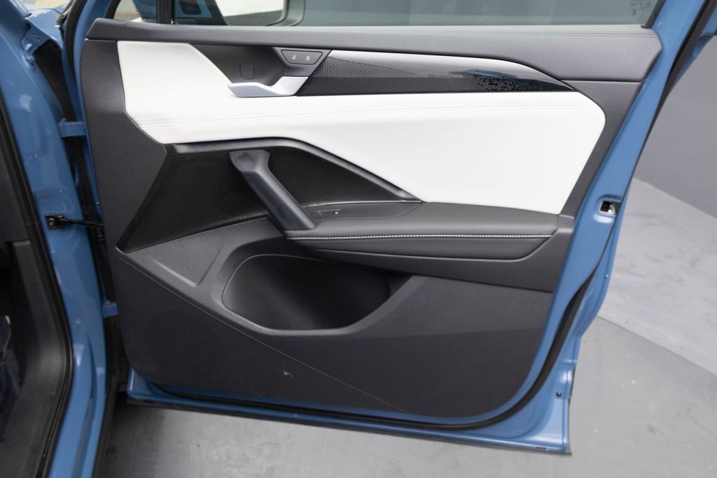 Used 2025 Volkswagen Tiguan SE image 34