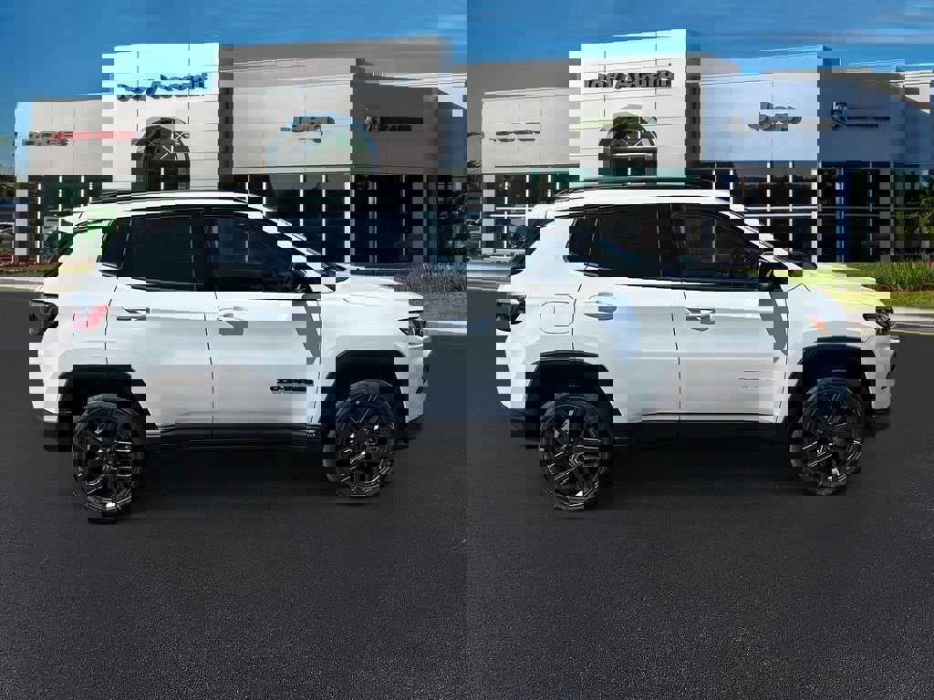 New 2026 Jeep Compass Latitude image 10