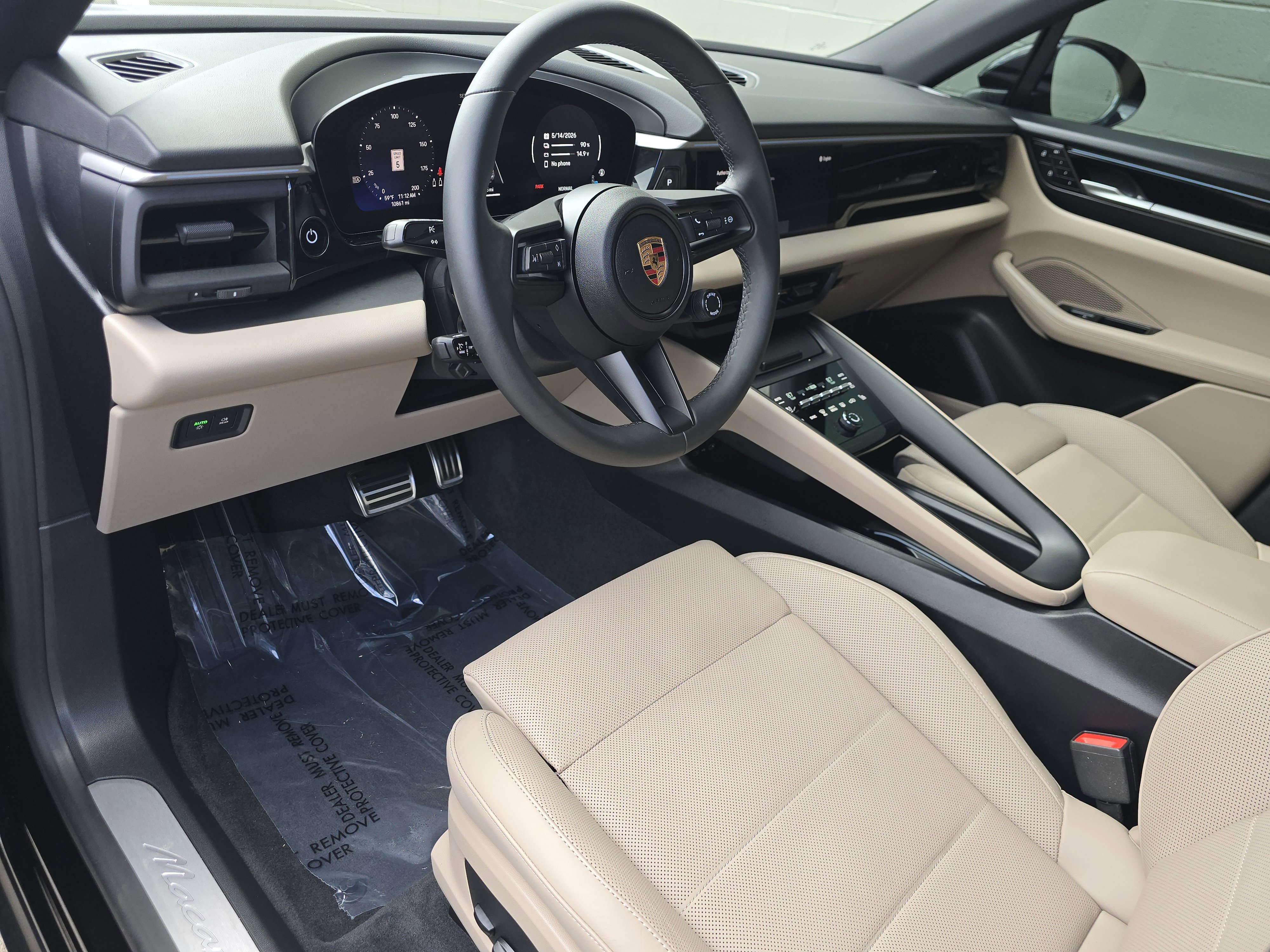Certified 2025 Porsche Macan 4S Electric AWD/4WD image 4