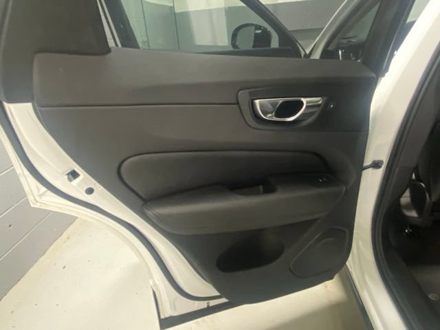 Used 2025 Volvo XC60 B5 Plus AWD/4WD image 8