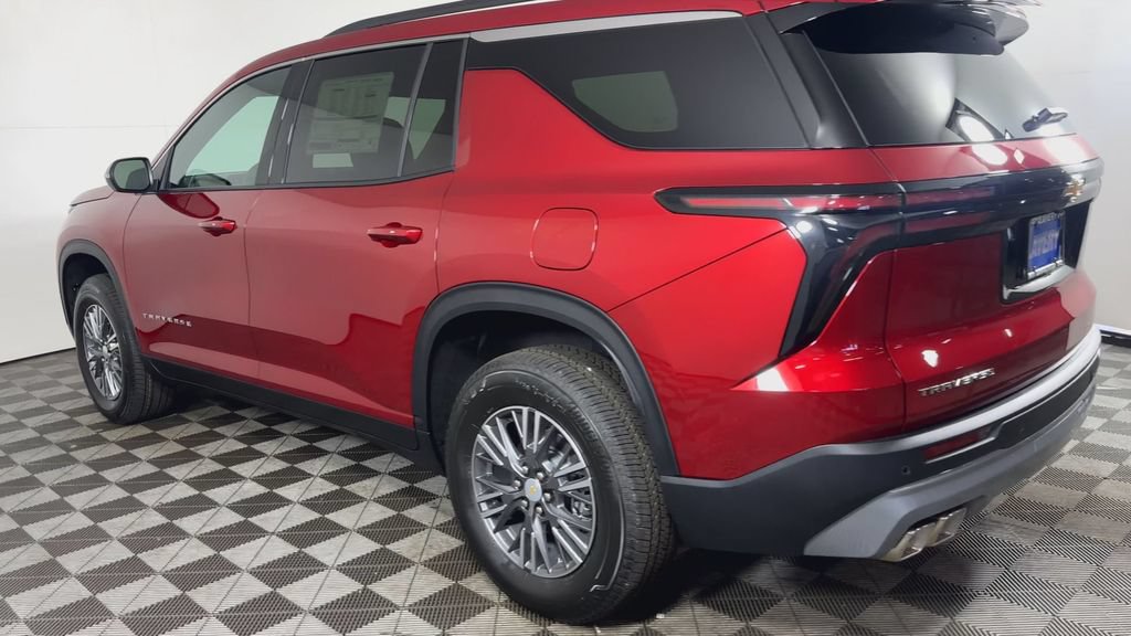 New 2027 Chevrolet Traverse LT w/ LPO, Floor Liner Package FWD image 8