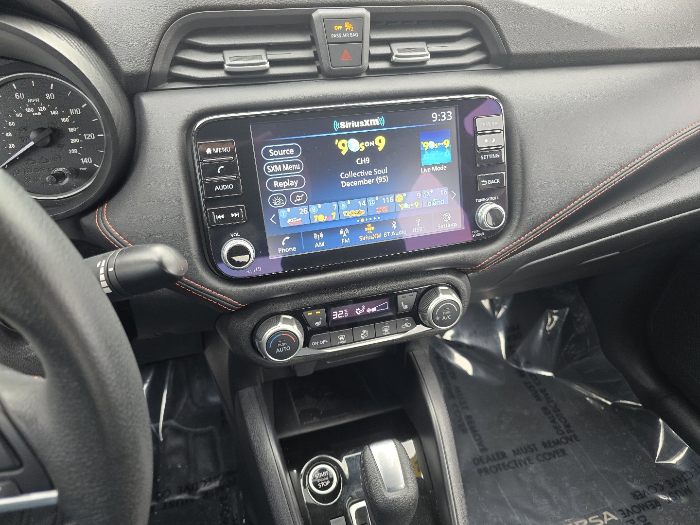 Used 2024 Nissan Versa SR image 33