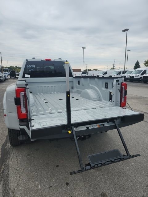 New 2026 Ford F450 Platinum image 18