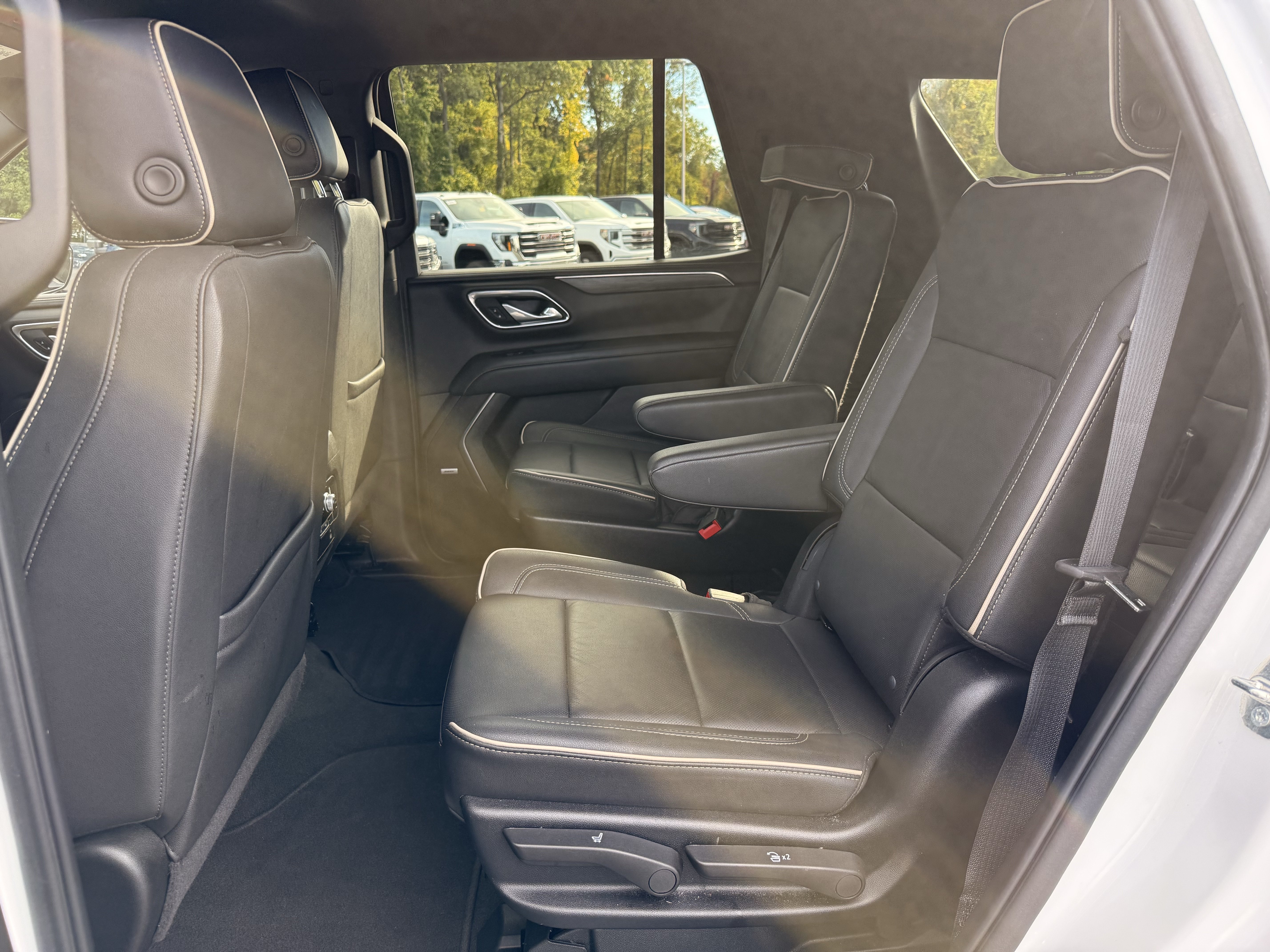 Certified 2024 GMC Yukon SLT AWD/4WD image 18