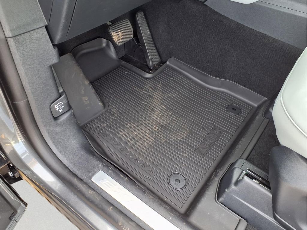 New 2026 Ford Explorer Platinum image 21