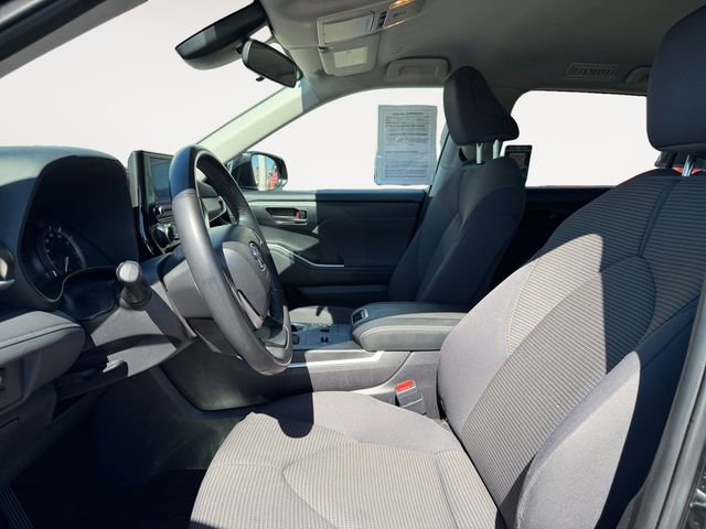 Certified 2024 Toyota Highlander LE image 9