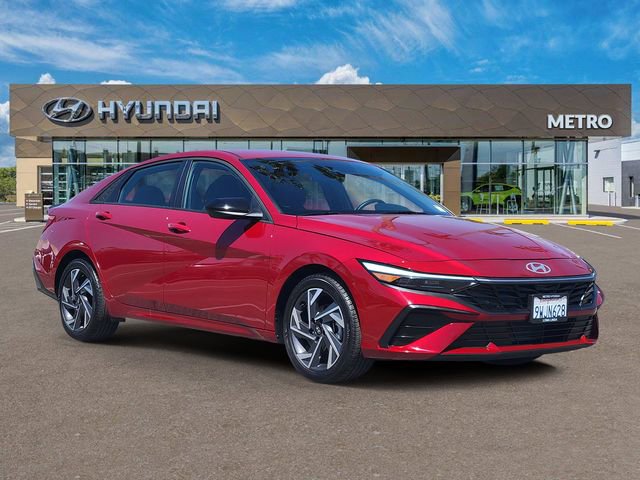 Used 2025 Hyundai Elantra Sport image 1