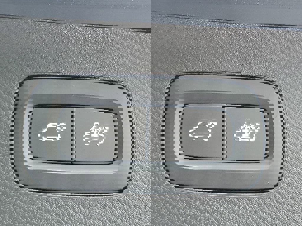 Certified 2022 Volvo XC90 T8 Inscription w/ Advanced Package image 9