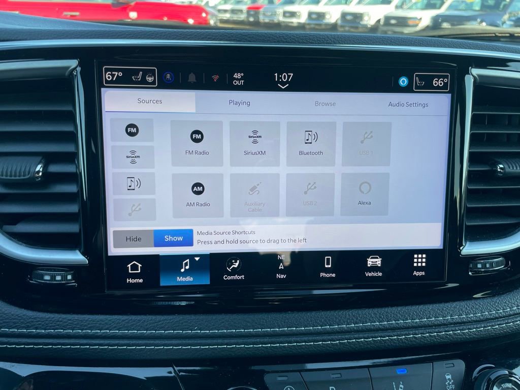 Used 2025 Chrysler Pacifica Limited image 15