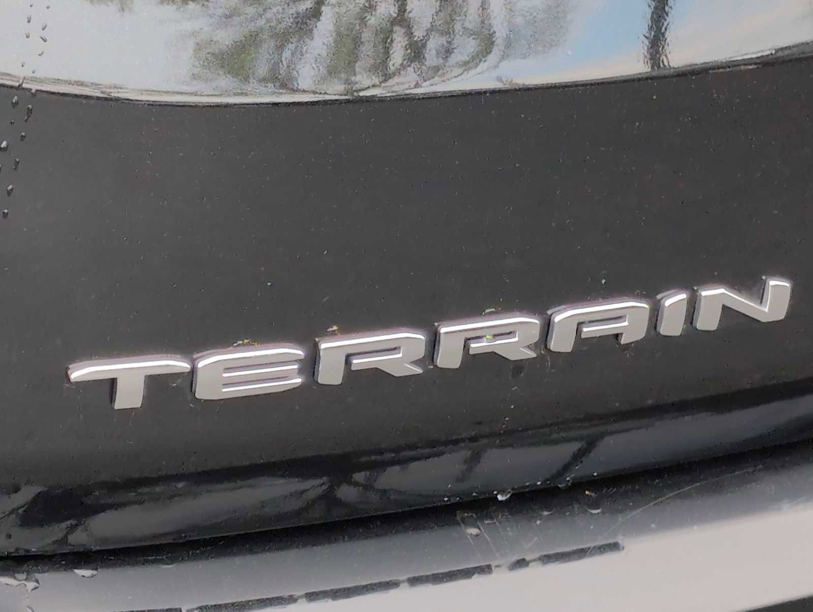 Used 2024 GMC Terrain SLE image 13