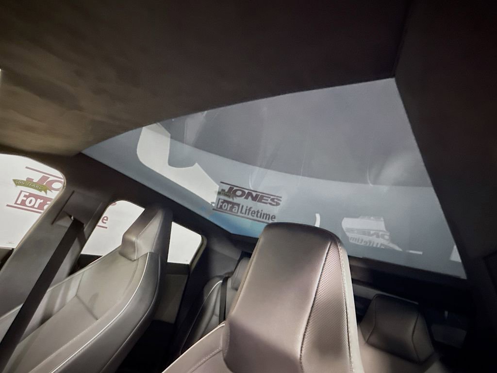 Used 2024 Tesla Cybertruck AWD Crew Cab image 10