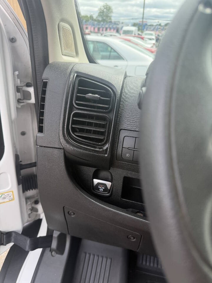 Used 2025 RAM ProMaster 2500 w/ Convenience Group FWD image 5
