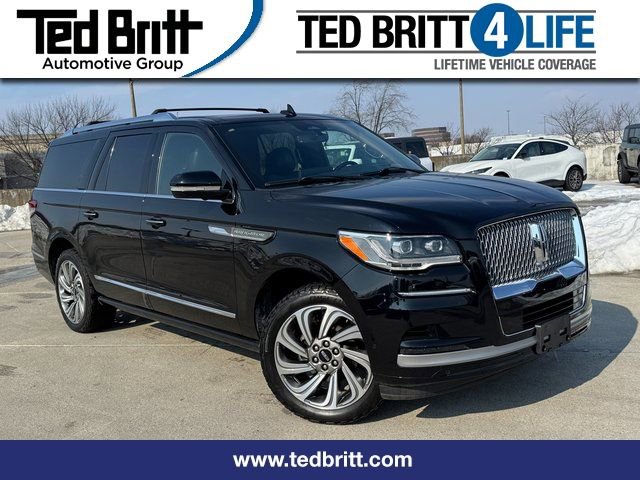 Used 2022 Lincoln Navigator L Reserve image 1