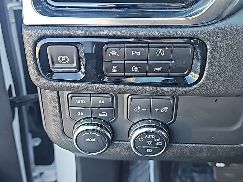 Certified 2025 GMC Yukon Denali image 18