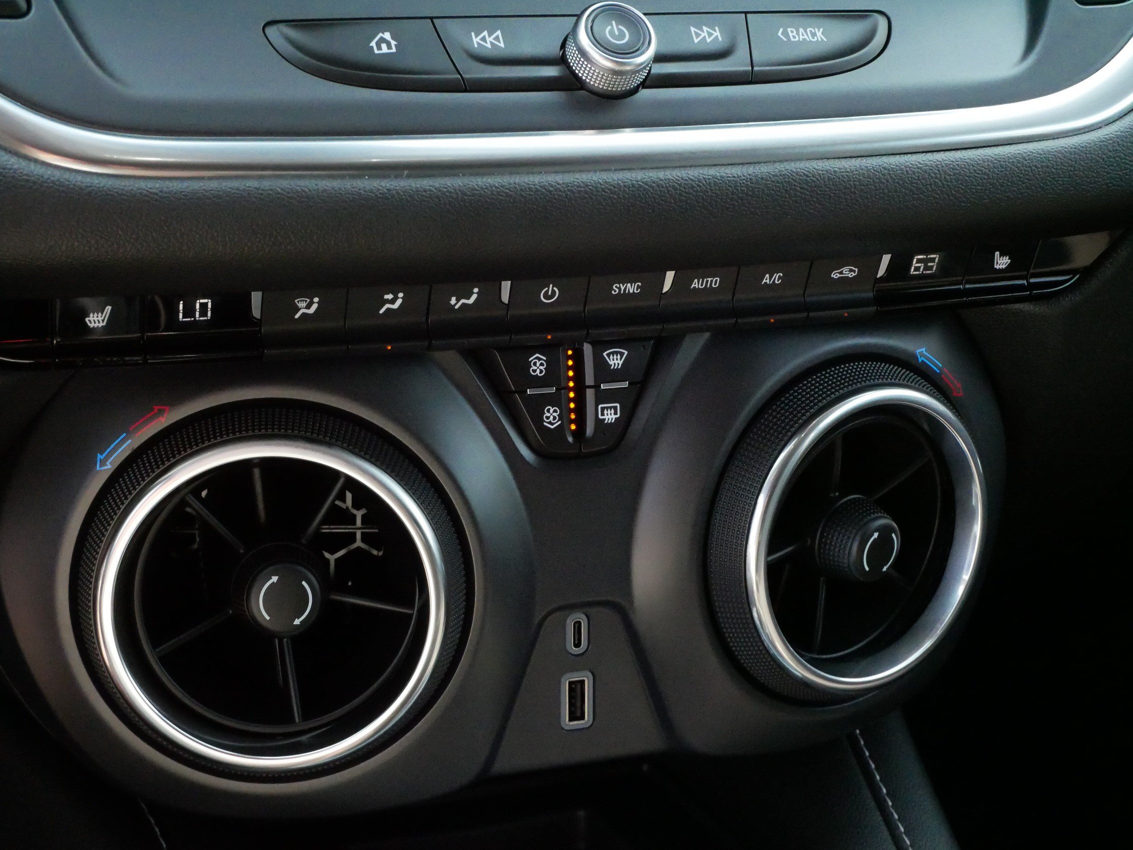 Used 2024 Chevrolet Blazer LT w/ Convenience Package FWD image 23