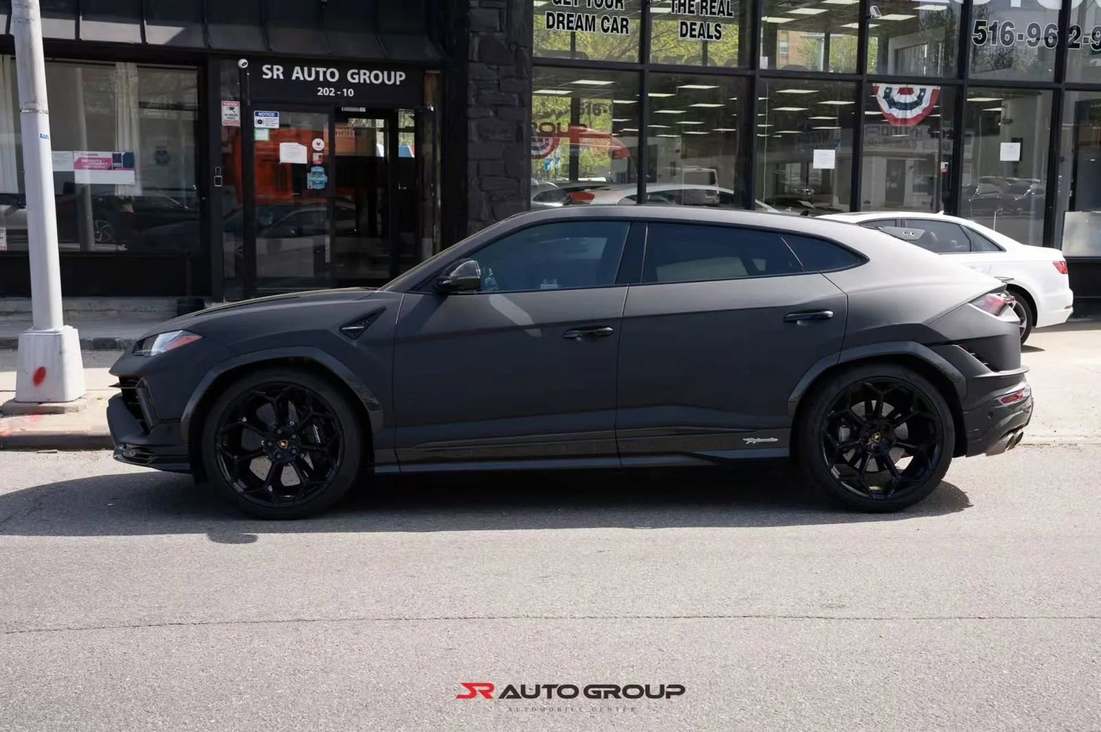 Used 2023 Lamborghini Urus Performante AWD/4WD image 3