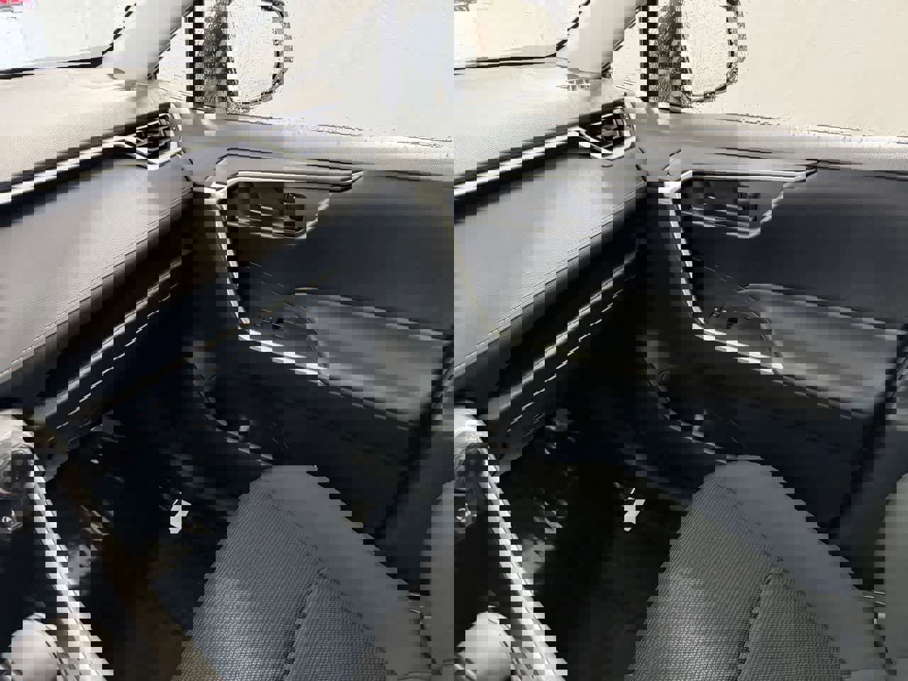 Used 2024 Toyota RAV4 LE image 24