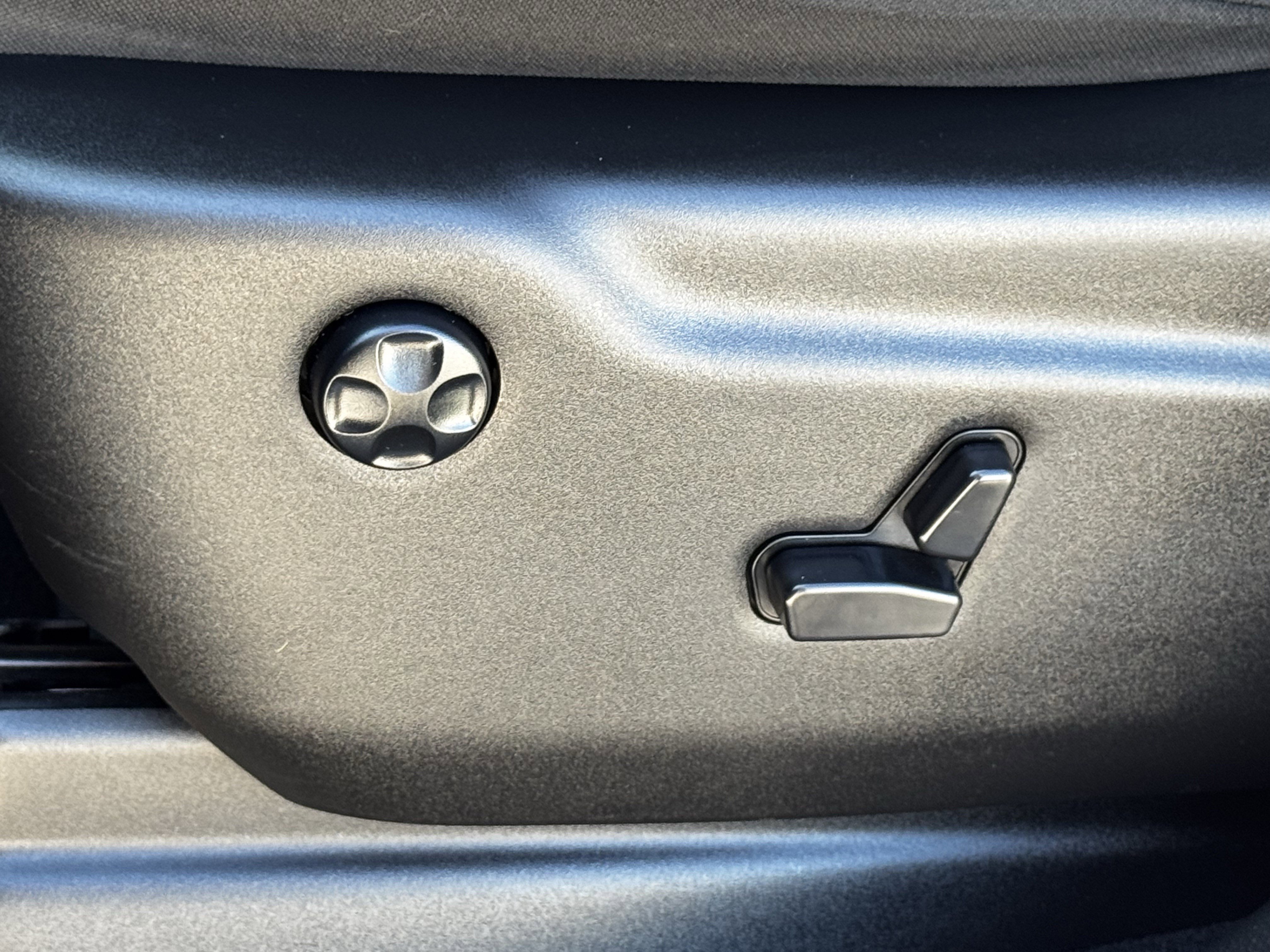 Used 2025 Dodge Durango GT w/ Blacktop Package image 30