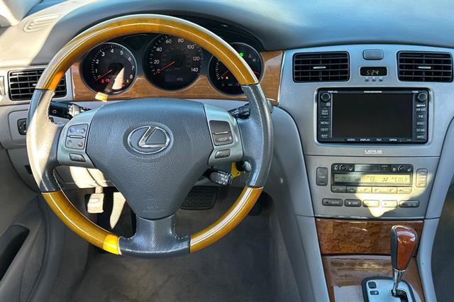 Used 2005 Lexus ES 330 FWD image 15