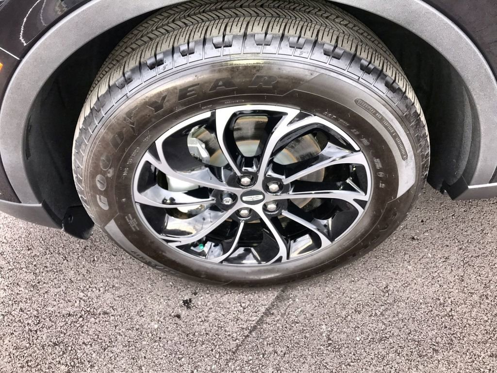 Used 2025 Lincoln Nautilus Premier image 10