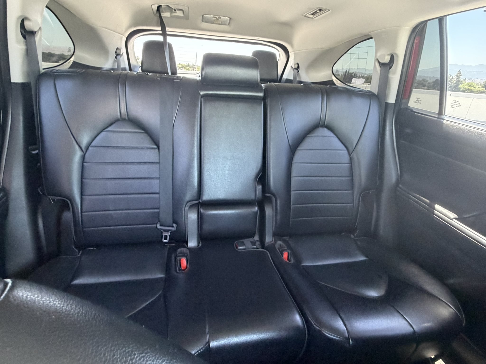 Used 2022 Toyota Highlander XLE FWD image 24