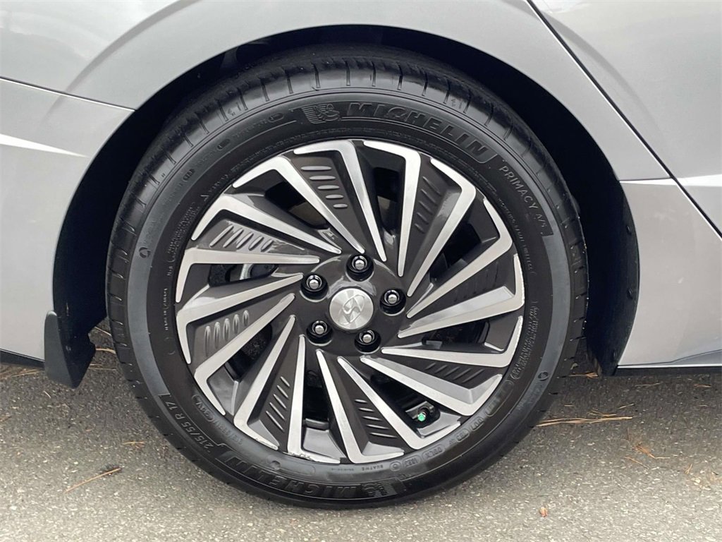Certified 2023 Hyundai Sonata Limited w/ Cargo Package image 8