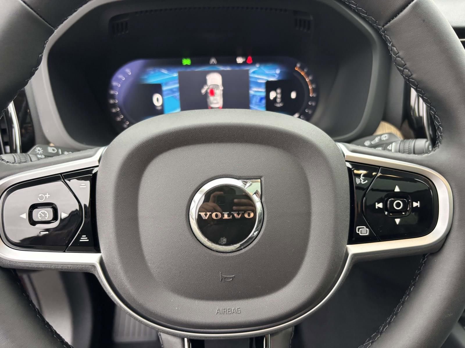 New 2026 Volvo XC60 B5 Plus w/ Protection Package Premier AWD/4WD image 16