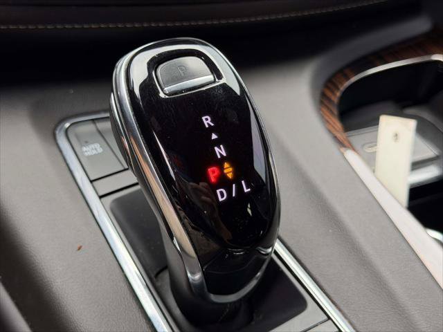 Used 2023 Cadillac Escalade Premium Luxury w/ Performance Package AWD/4WD image 34
