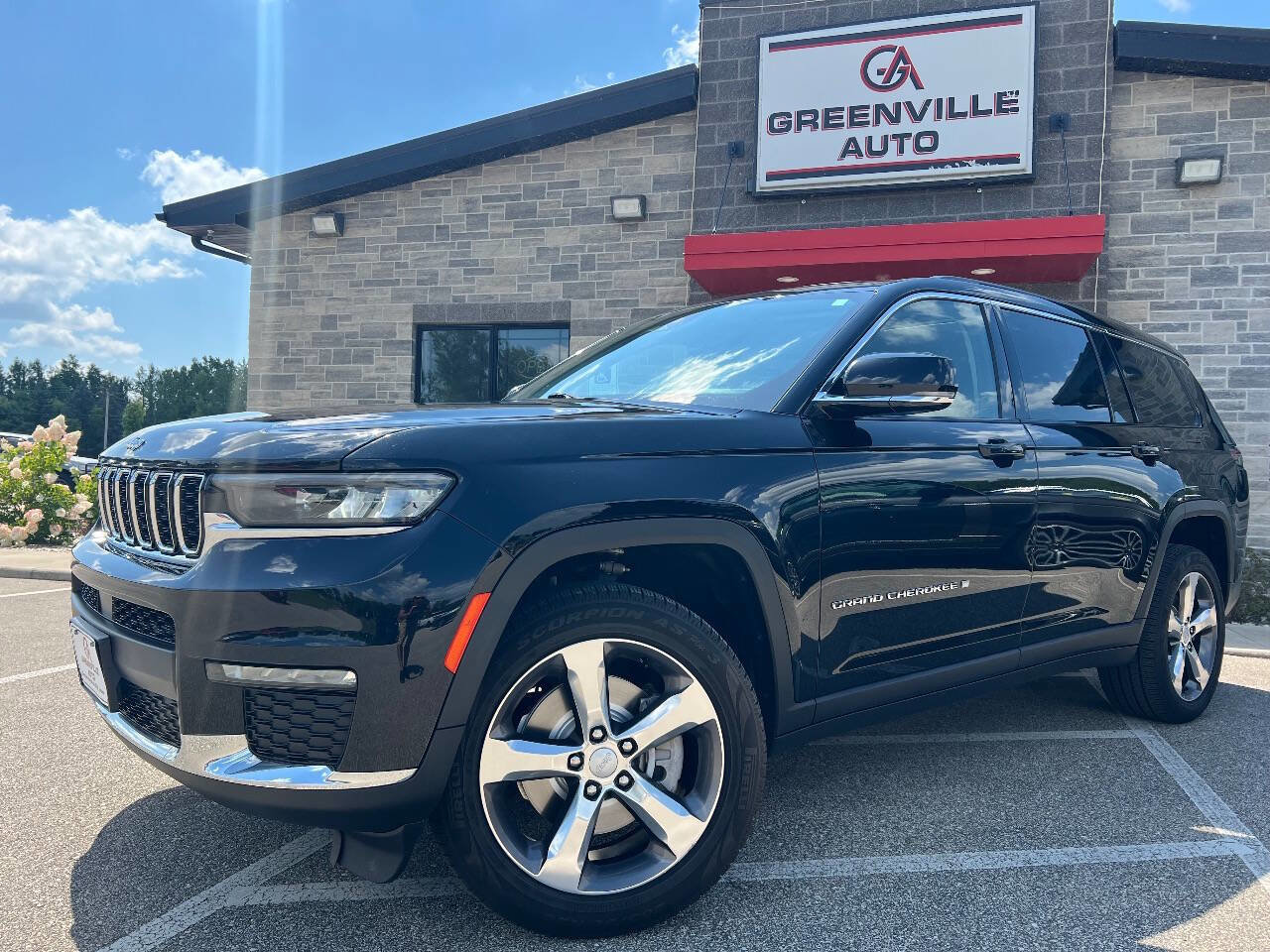 Used 2022 Jeep Grand Cherokee L Limited image 1