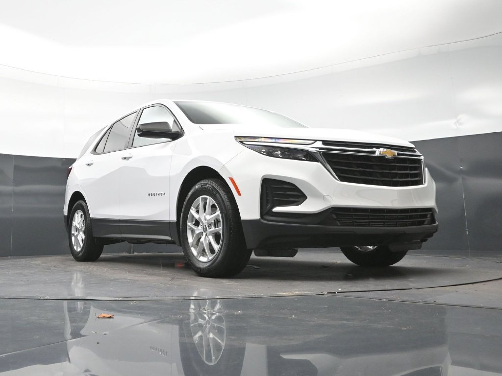 Used 2024 Chevrolet Equinox LS w/ LS Convenience Package FWD image 25