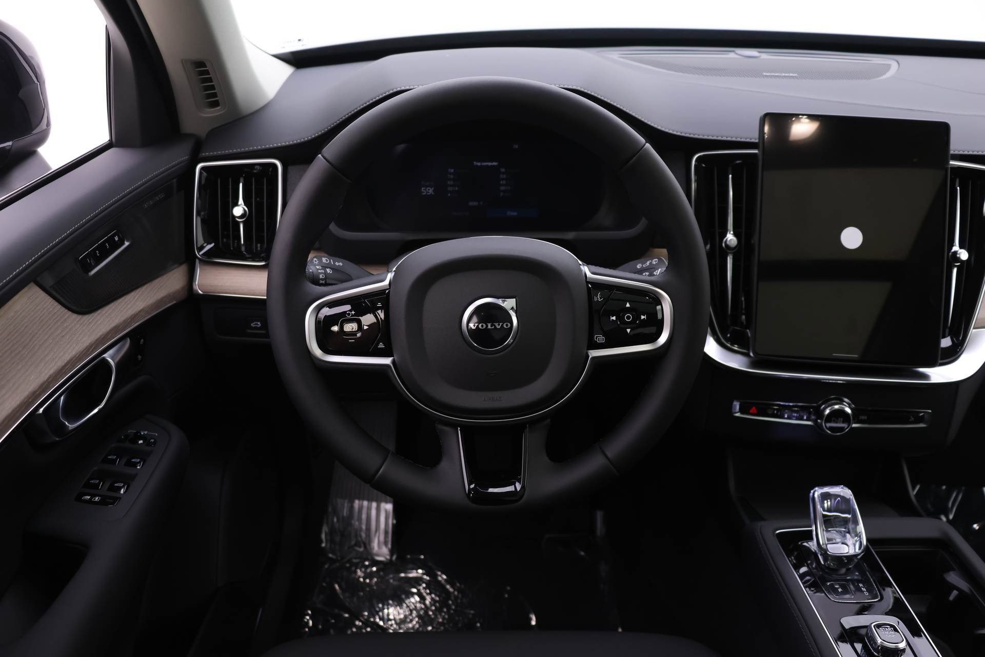 New 2026 Volvo XC90 B6 Plus w/ Protection Package Premier image 13