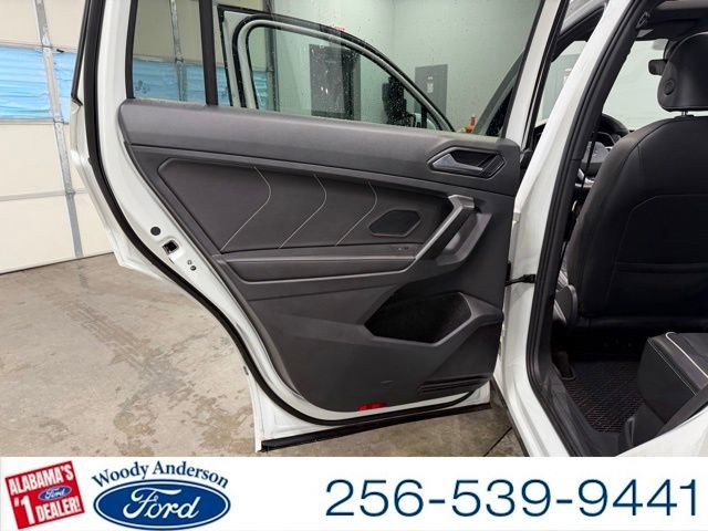 Used 2024 Volkswagen Tiguan SEL R-Line image 28