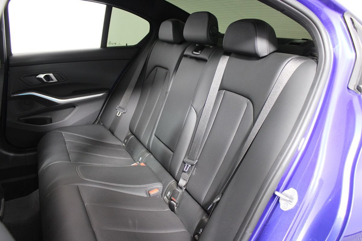 Used 2026 BMW 330i Sedan w/ M Sport Package RWD image 22