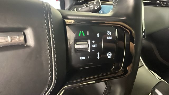 Used 2025 Land Rover Range Rover Velar Dynamic SE AWD/4WD image 17