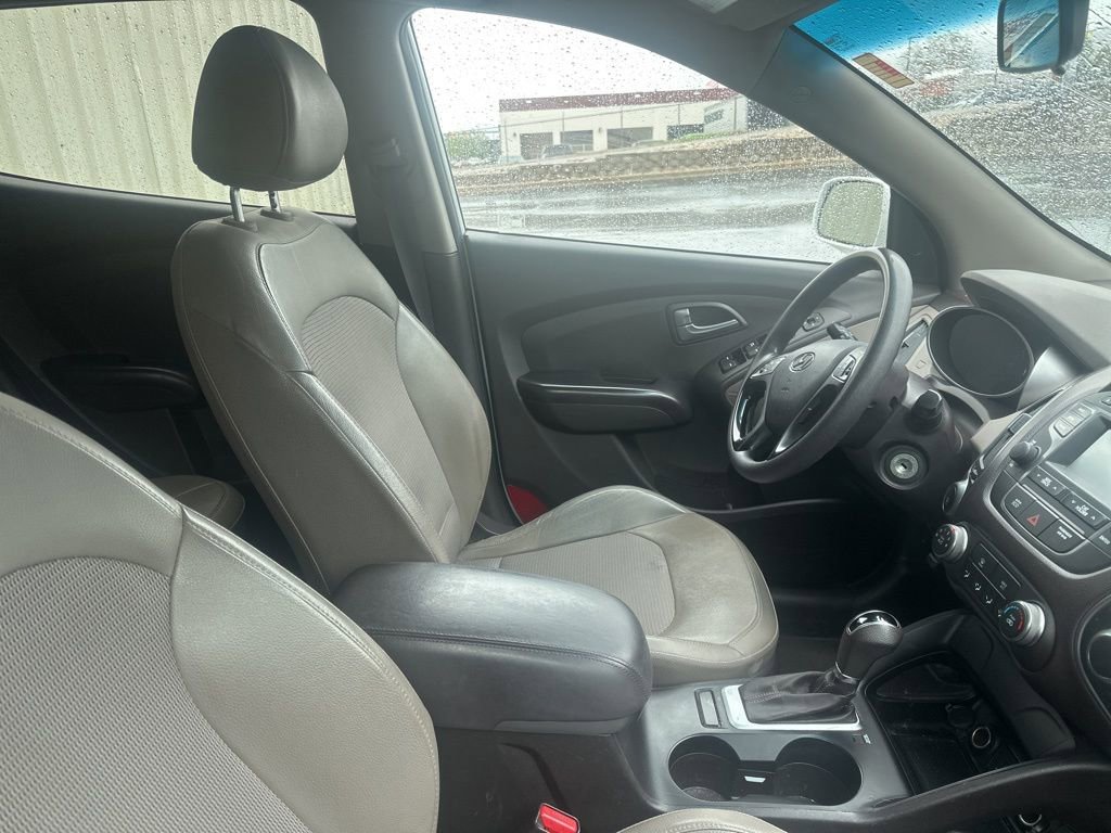 Used 2015 Hyundai Tucson GLS w/ Option Group 02 FWD image 9