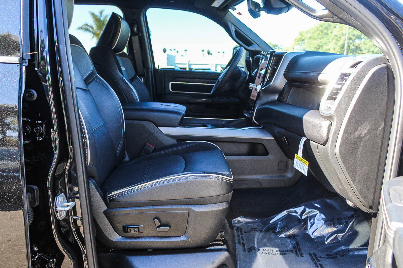 Used 2025 RAM 2500 Laramie image 16