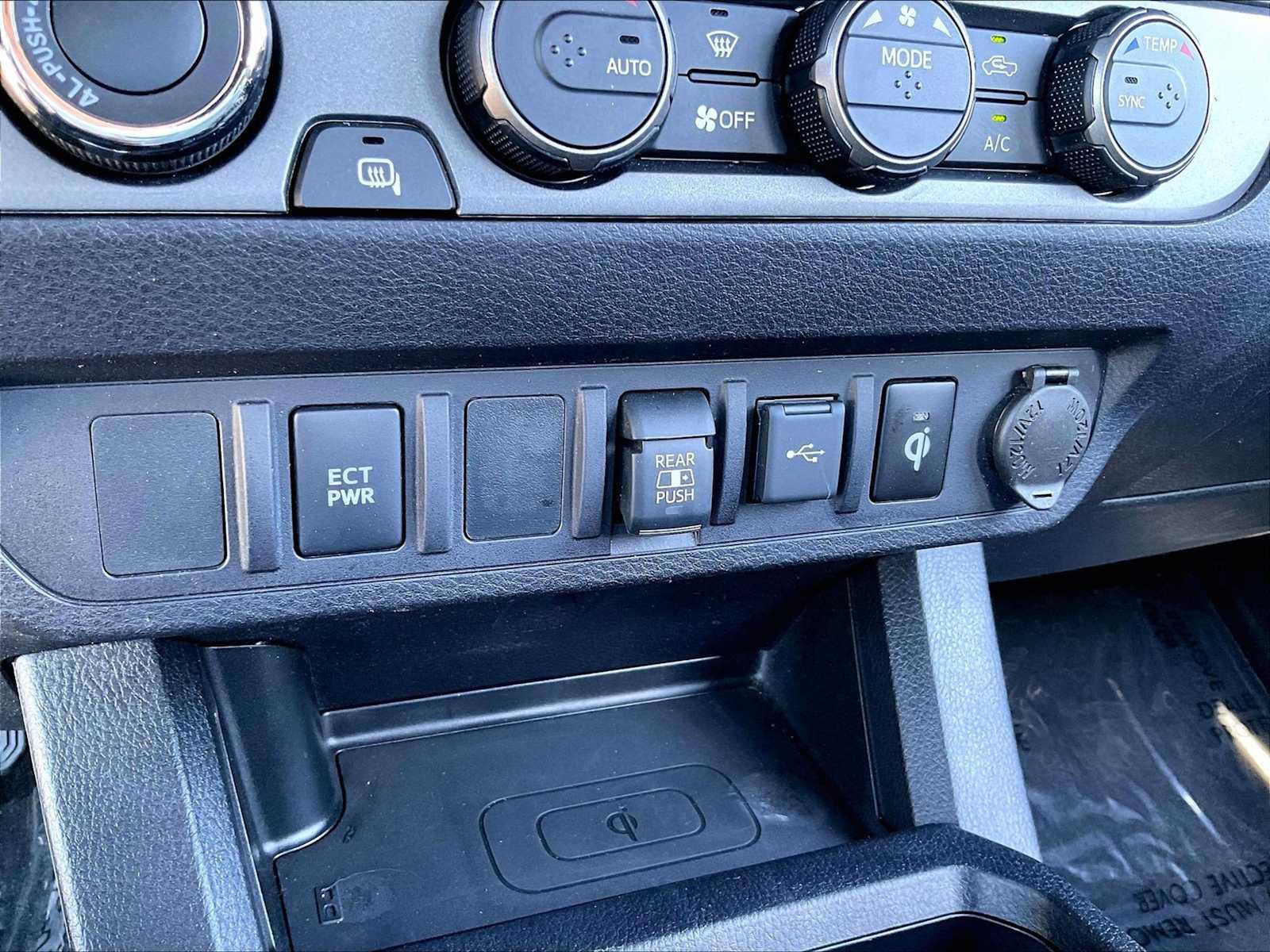 Used 2021 Toyota Tacoma TRD Off-Road AWD/4WD image 36
