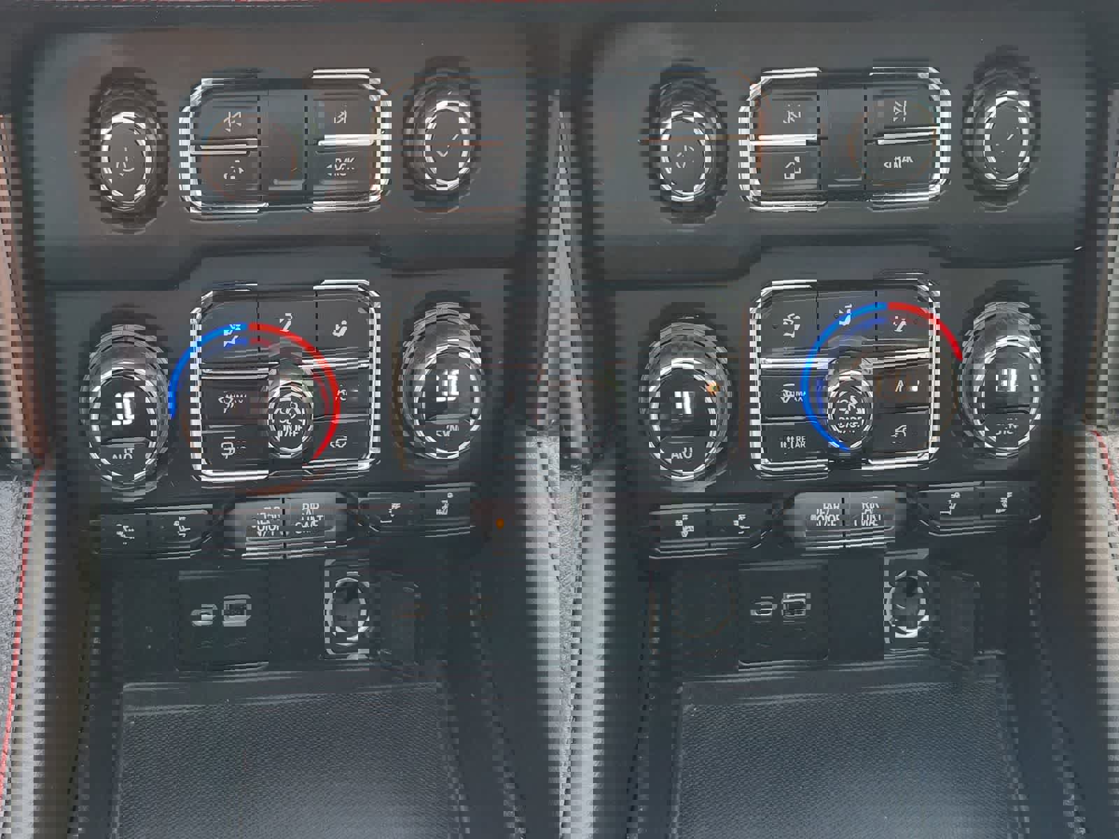 Used 2022 Chevrolet Tahoe RST w/ Luxury Package image 18