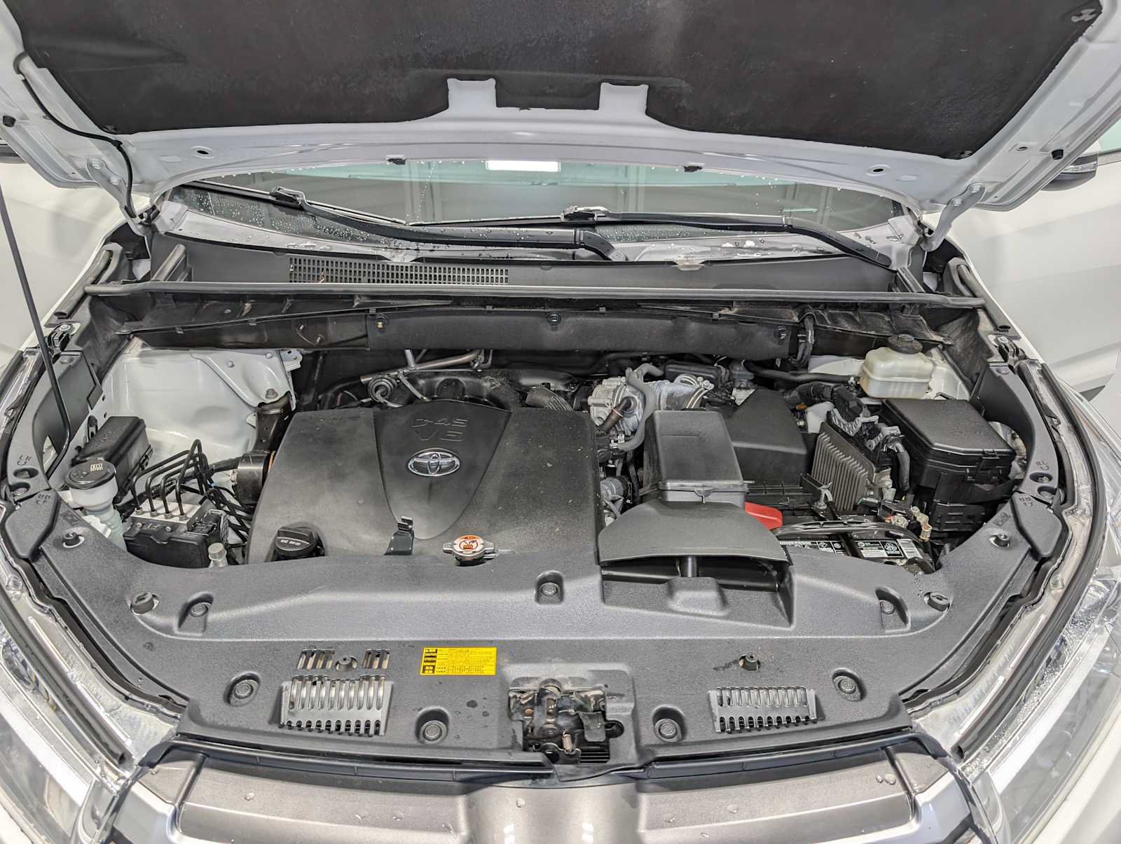 Used 2019 Toyota Highlander XLE AWD/4WD image 11