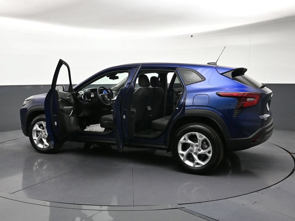 Certified 2024 Chevrolet Trax LS w/ LS Convenience Package FWD image 35